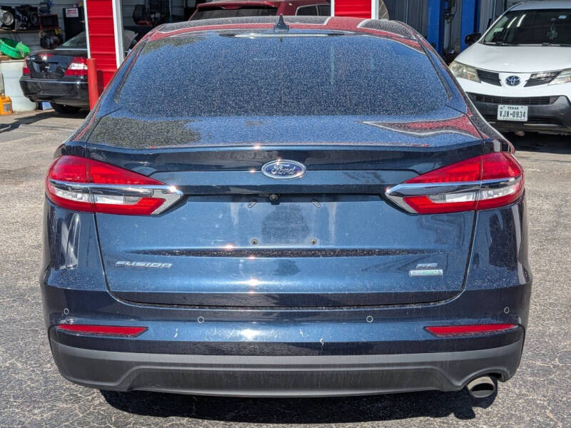 2020 Ford Fusion SE