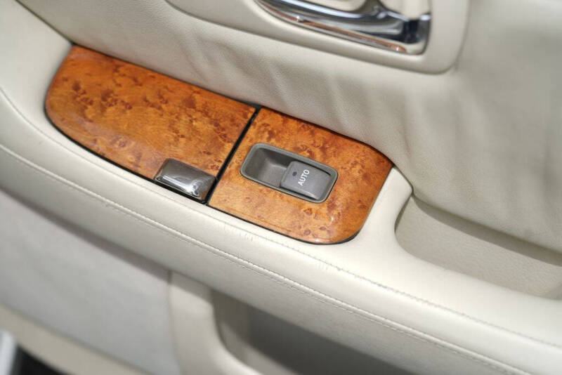 2005 Lexus LS 430