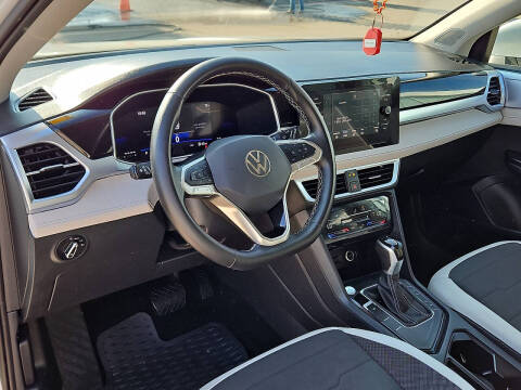 2025 Volkswagen Taos SE