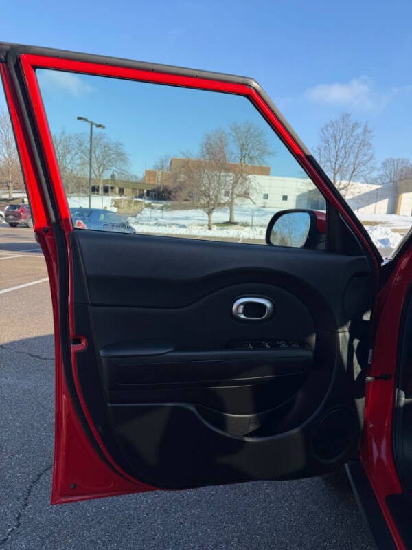 2017 Kia Soul +