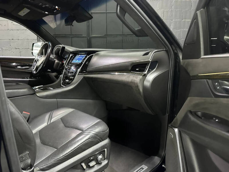 2019 Cadillac Escalade ESV Platinum