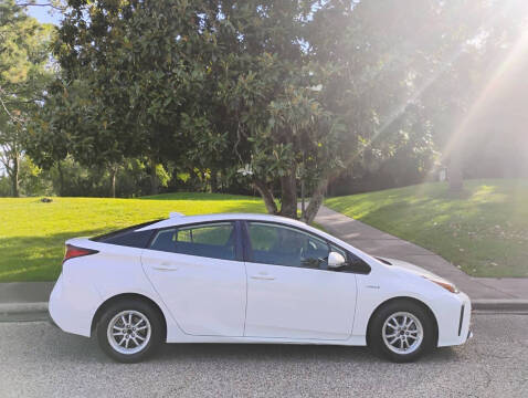 2019 Toyota Prius LE