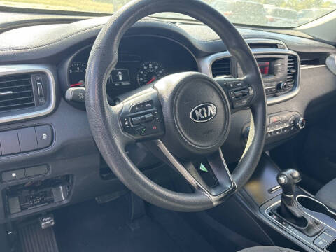 2017 Kia Sorento LX