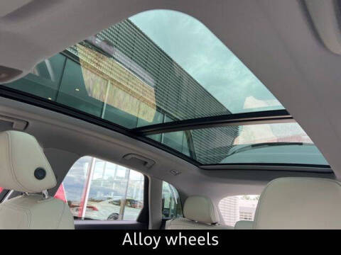 2025 Audi Q5 quattro Premium TFSI