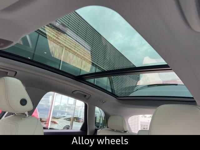 2025 Audi Q5 quattro Premium TFSI