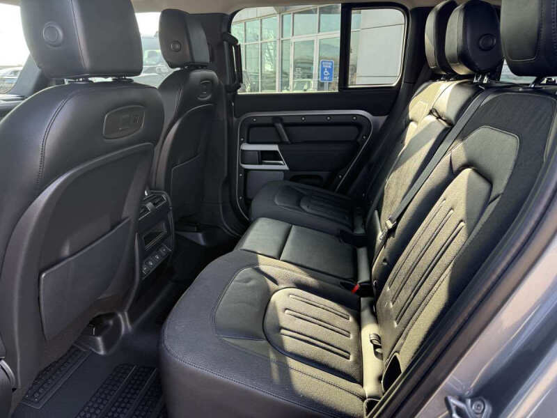 2021 Land Rover Defender 110 SE