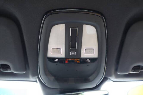 2024 Volvo XC60 Recharge T8 Ultimate Dark Theme