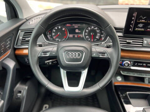 2023 Audi Q5 quattro Premium 40 TFSI