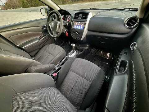 2019 Nissan Versa SV