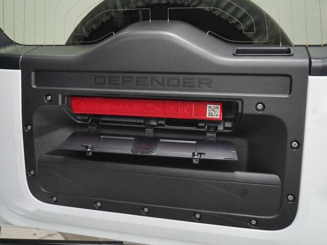 2025 Land Rover Defender 110 P300 S