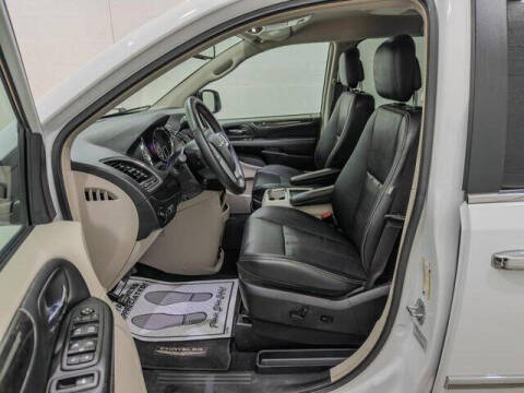 2015 Chrysler Town and Country Touring