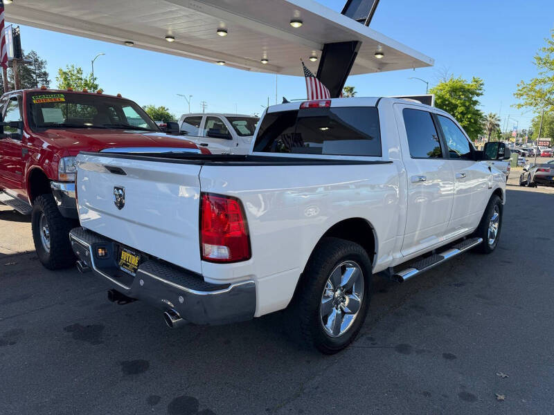 2016 RAM 1500 SLT