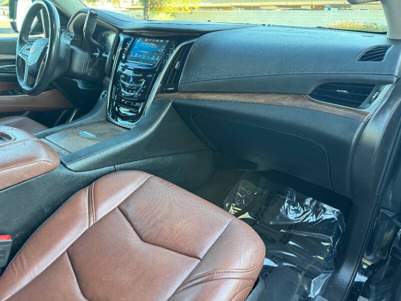 2019 Cadillac Escalade Luxury