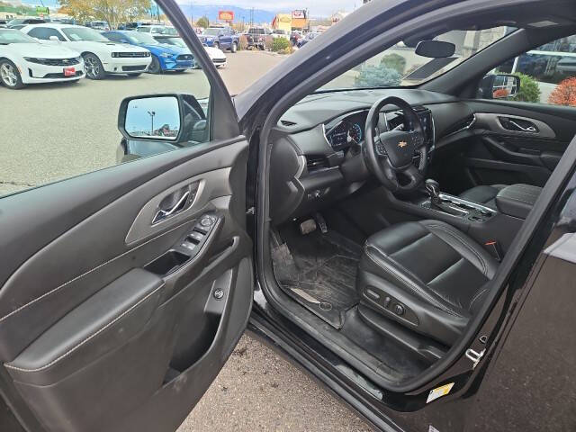 2023 Chevrolet Traverse LT Leather