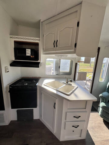 2005 Cougar  High Country 285
