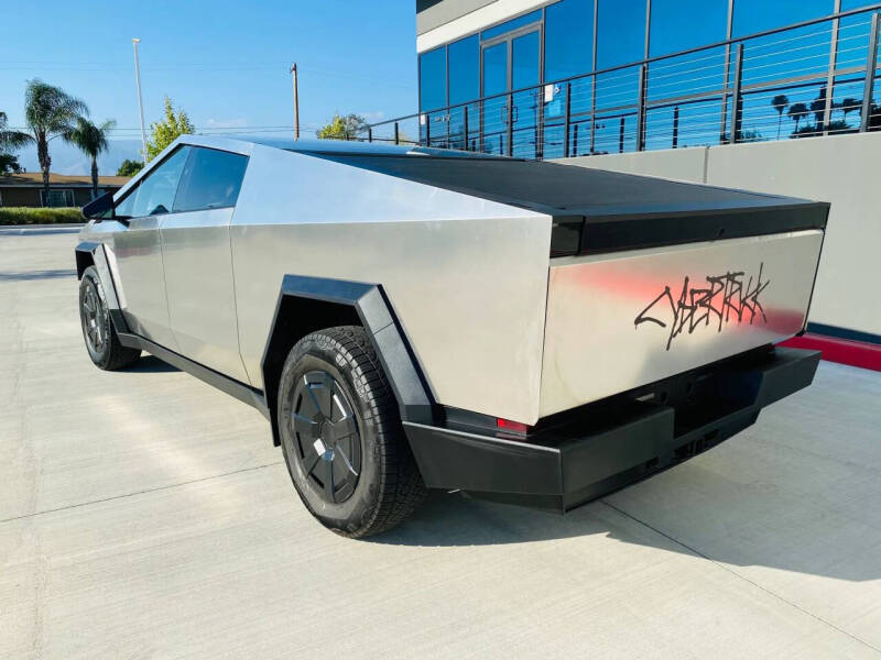 2024 Tesla Cybertruck