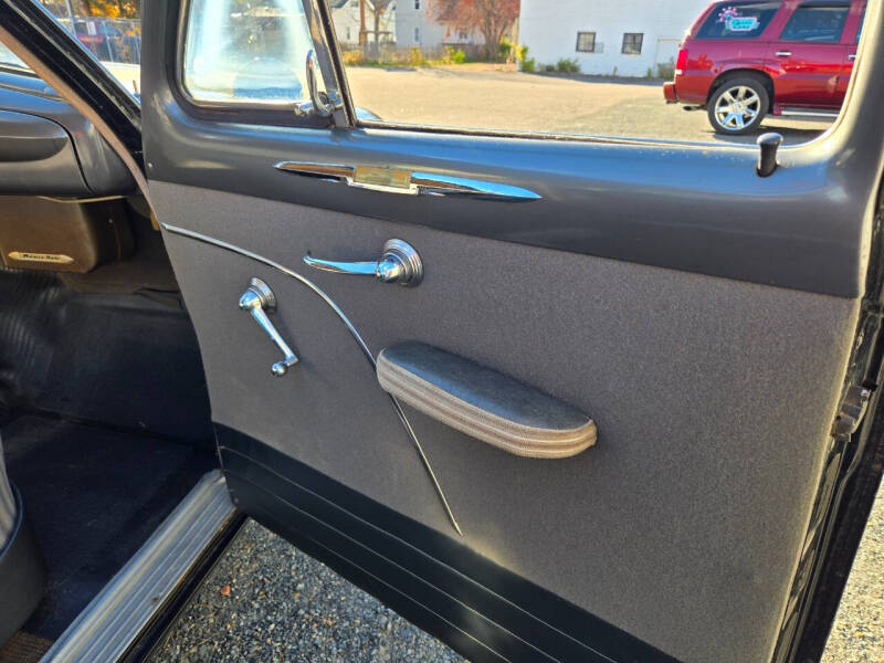 1949 Ford Custom Deluxe