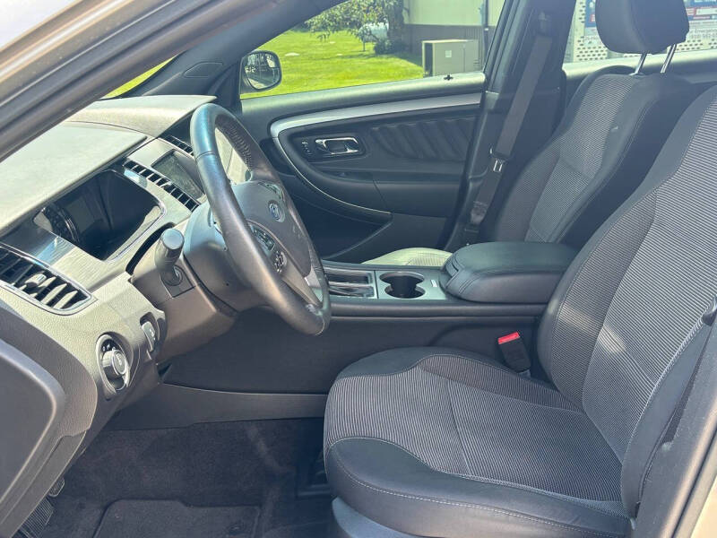 2018 Ford Taurus SEL