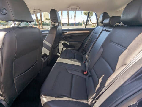 2015 Volkswagen Golf TDI S