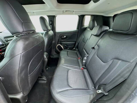 2017 Jeep Renegade Deserthawk