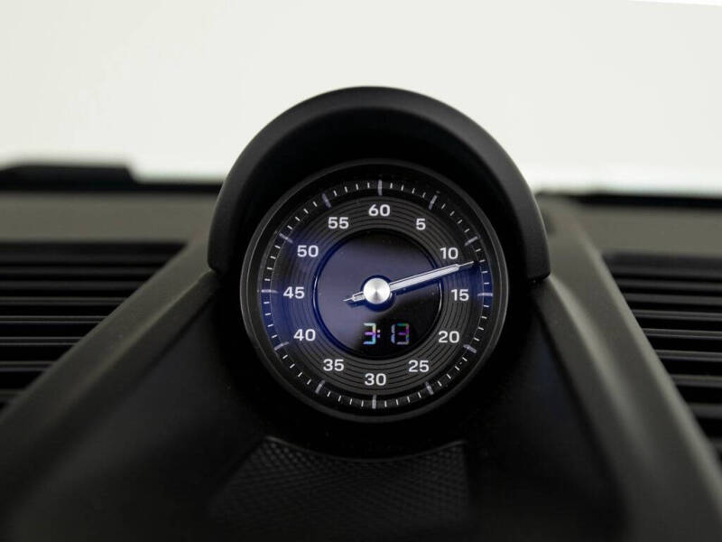 2025 Porsche 911 Carrera