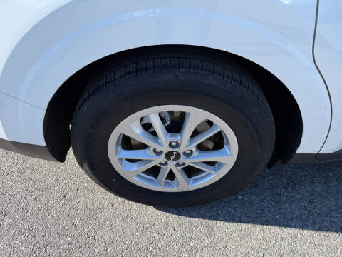 2024 Kia Carnival LX