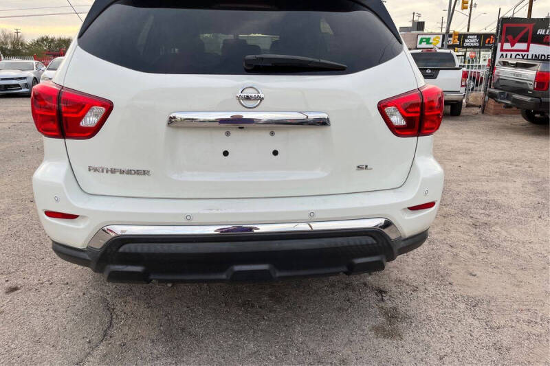 2020 Nissan Pathfinder SL