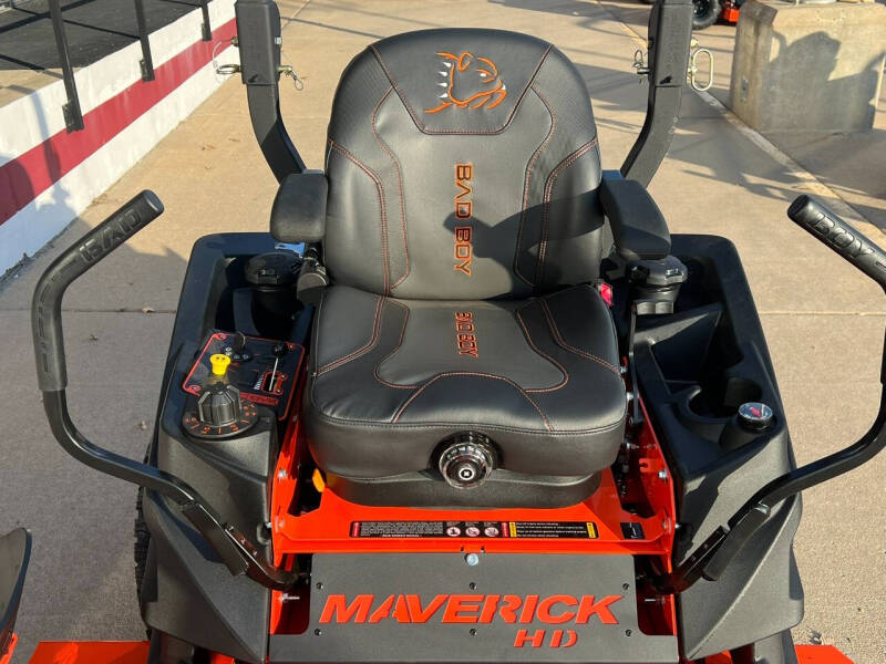 Bad Boy Maverick HD 60