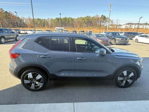 2020 Volvo XC40 T5 Momentum