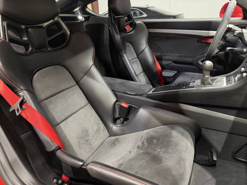 2016 Porsche Cayman GT4