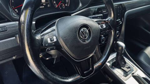 2022 Volkswagen Passat R-Line