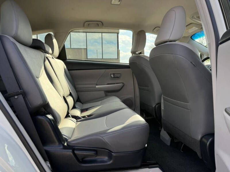 2017 Toyota Prius v