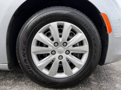 2020 Chrysler Voyager L