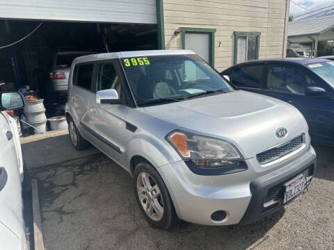 2010 Kia Soul +