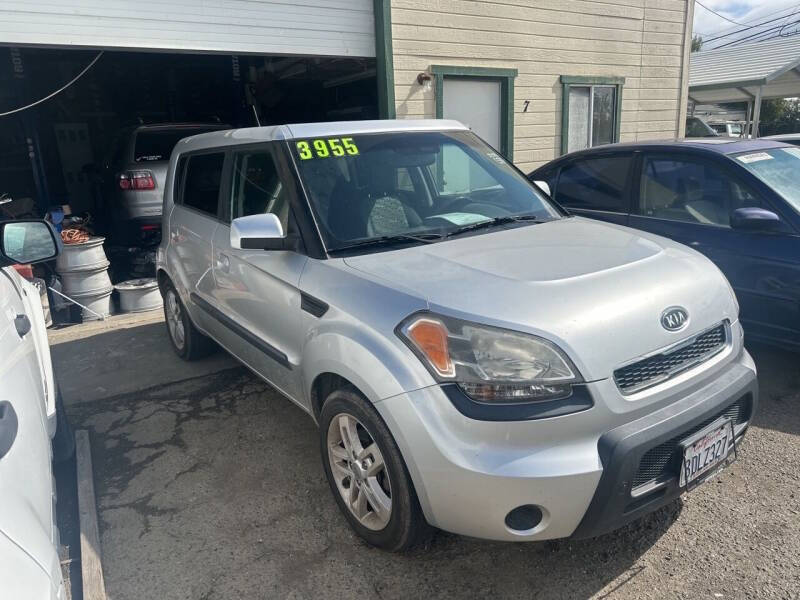 2010 Kia Soul +