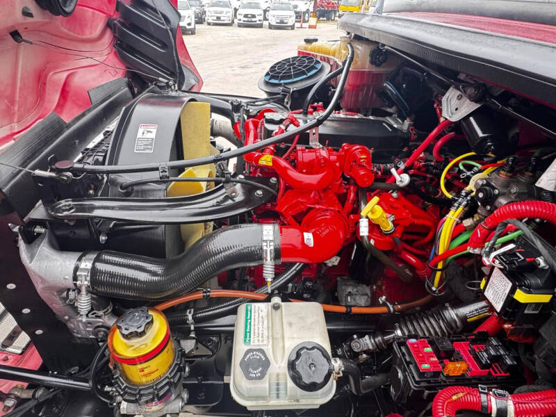 2019 Freightliner M2 106