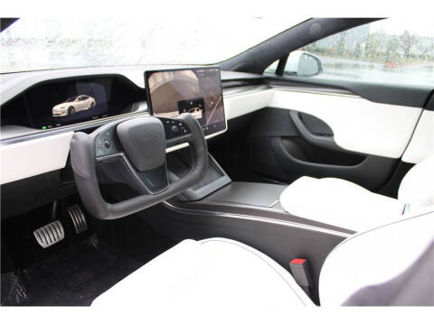 2022 Tesla Model S Plaid