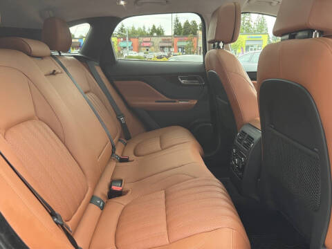 2018 Jaguar F-PACE 30t Portfolio