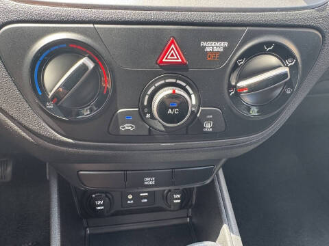 2019 Hyundai Accent SE