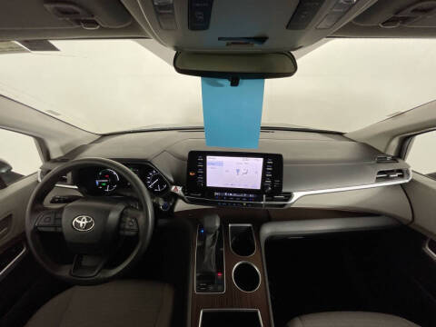 2023 Toyota Sienna LE 8-Passenger