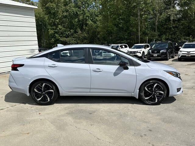 2025 Nissan Versa SR