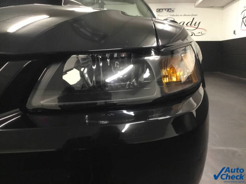 2004 Ford Mustang GT Deluxe