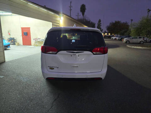 2020 Chrysler Pacifica Touring