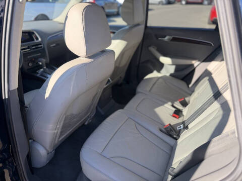 2011 Audi Q5 2.0T quattro Premium Plus