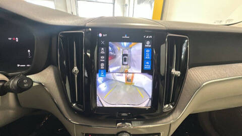 2024 Volvo XC60 B5 Plus Dark Theme