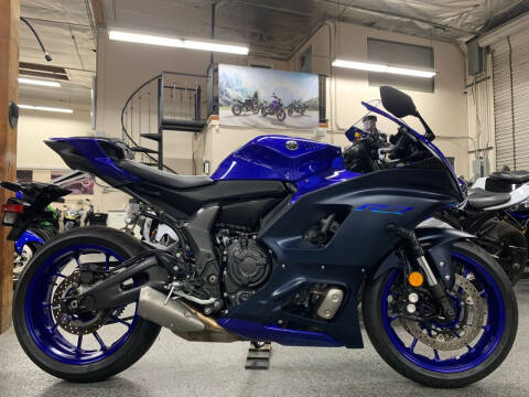 2022 Yamaha R7