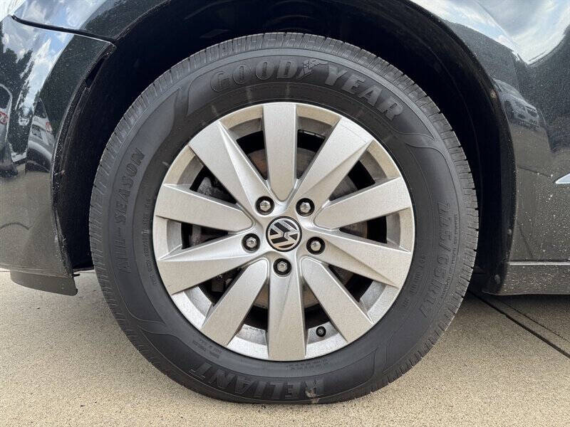 2012 Volkswagen Routan