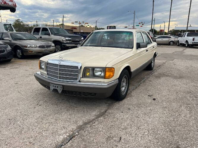1984 Mercedes-Benz 300-Class