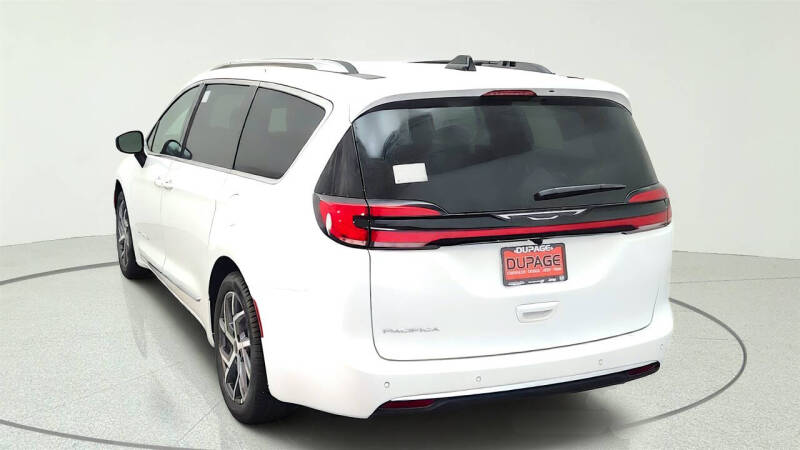 2027 Chrysler Pacifica Pinnacle