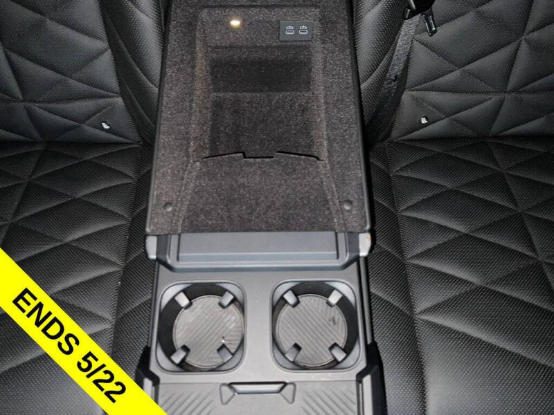 2023 BMW 7 Series 740i